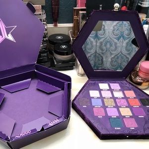Jeffree Star Cosmetics ~ ‘BLOOD LUST’ Eyeshadow Artistry Palette RARE & HTF NIB